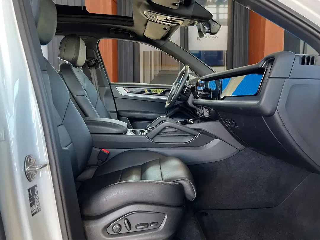 Porsche Cayenne - Thumbnail 4