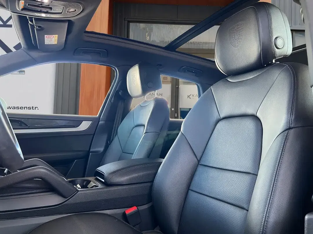 Porsche Cayenne - Thumbnail 5
