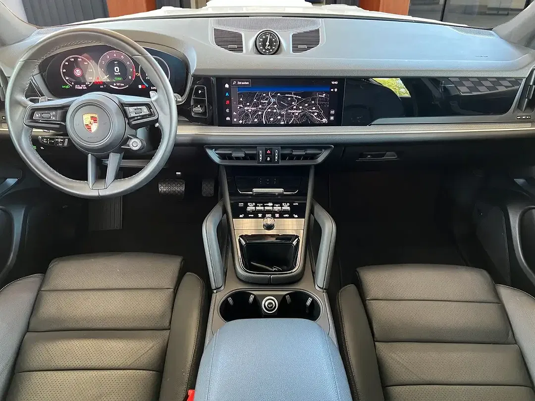 Porsche Cayenne - Thumbnail 6
