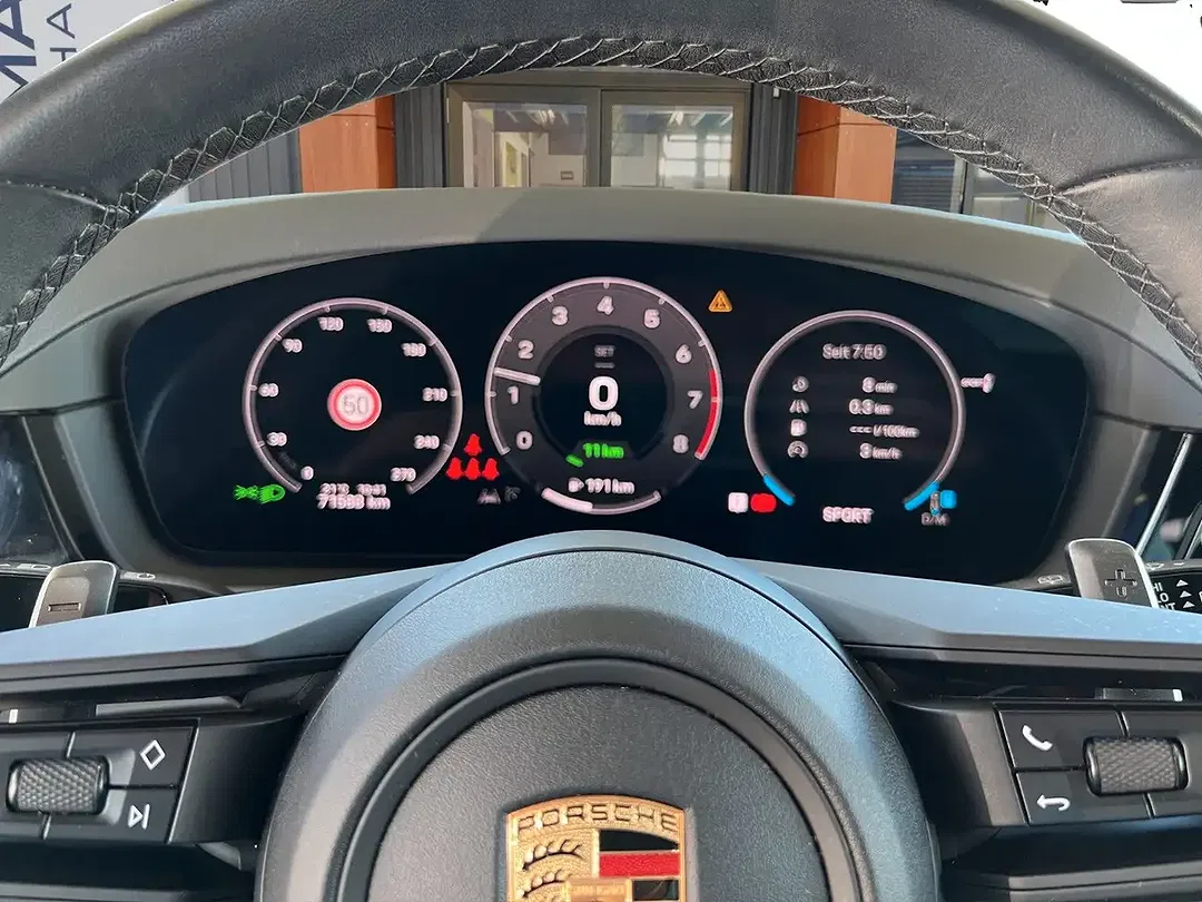 Porsche Cayenne - Thumbnail 9