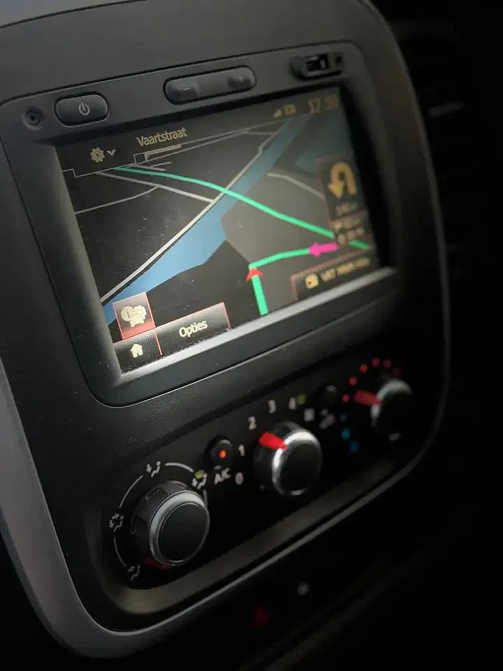 Renault Trafic - Thumbnail 10