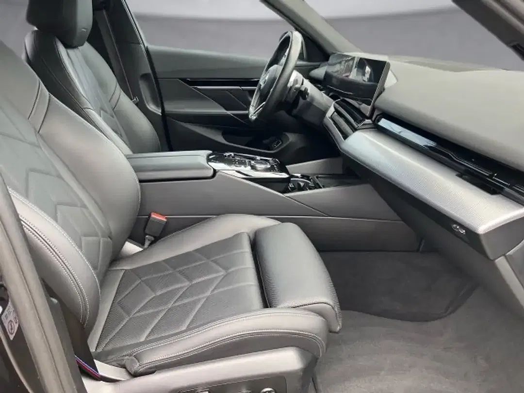 BMW 520 xDrive - Thumbnail 11
