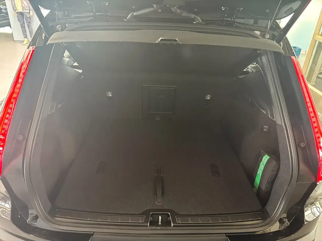 Volvo XC40 B3 Core - Thumbnail 12