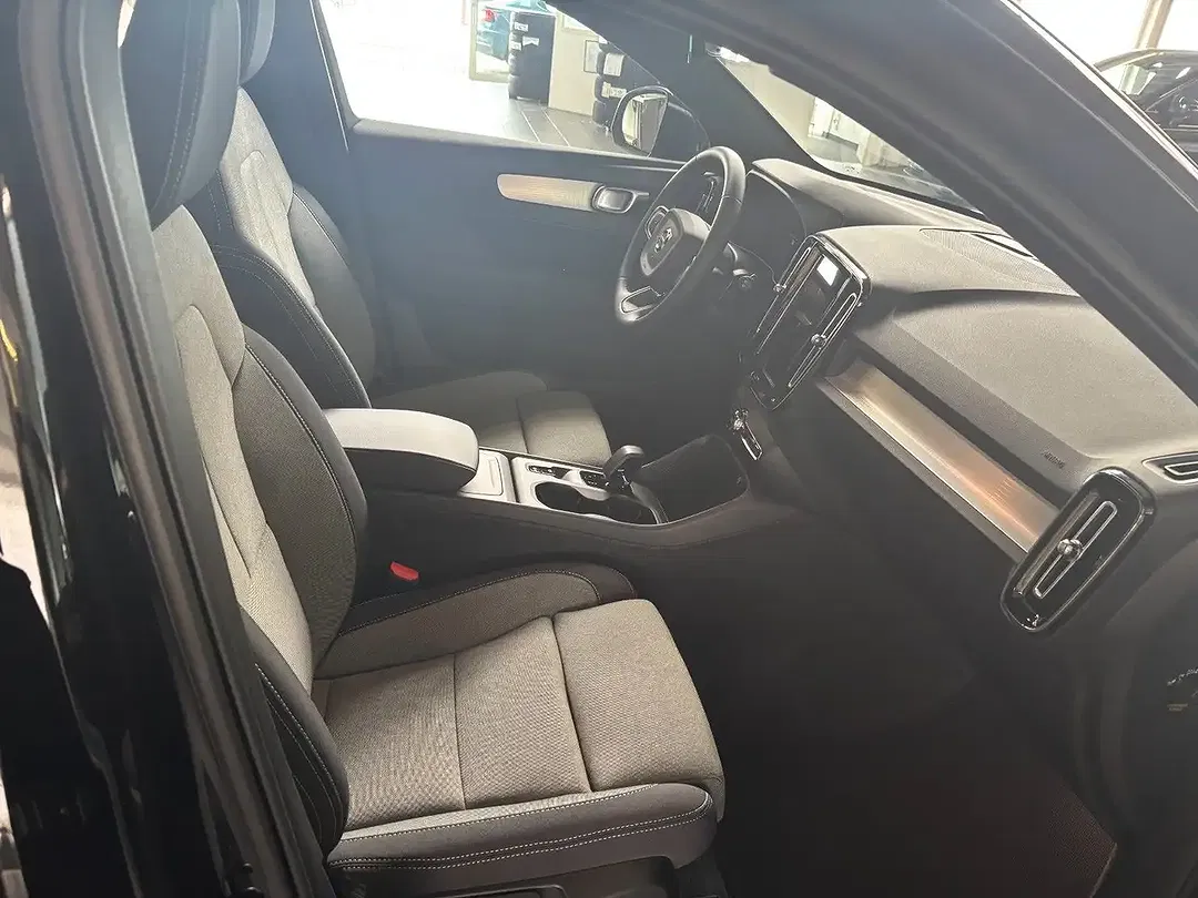 Volvo XC40 B3 Core - Thumbnail 9