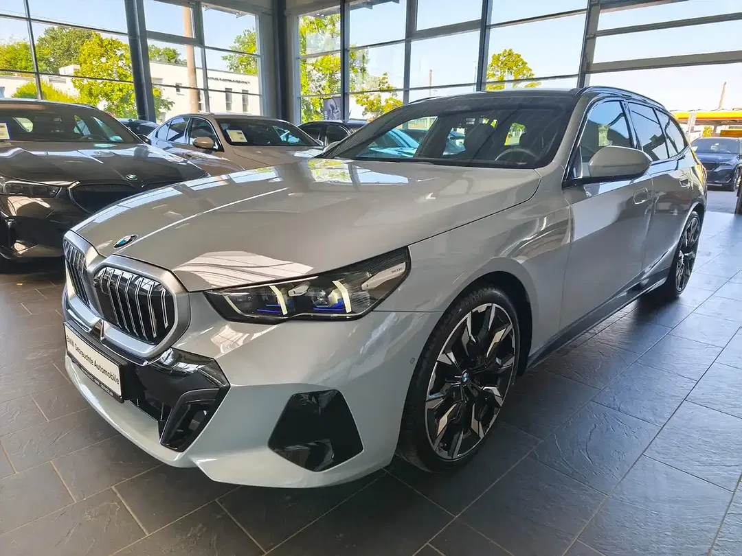 BMW 520 Touring M Sport - Thumbnail 3