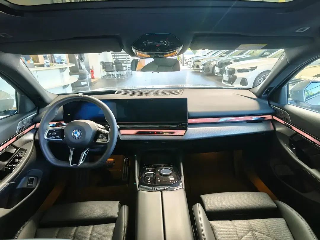 BMW 520 Touring M Sport - Thumbnail 9