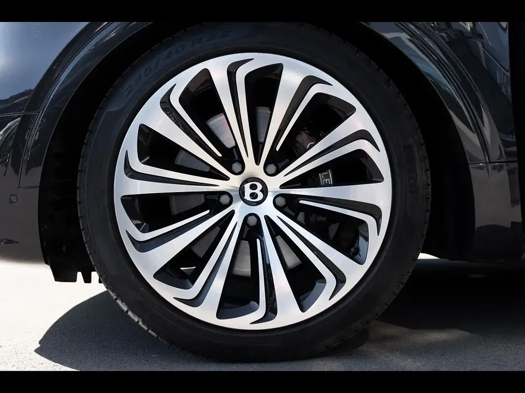 Bentley Bentayga 4.0 V8 Mulliner - Thumbnail 8