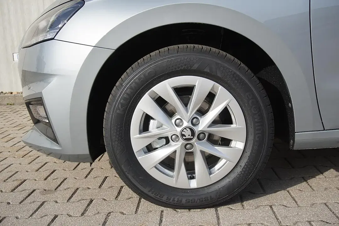Skoda Fabia 1.0 TSI - Thumbnail 3