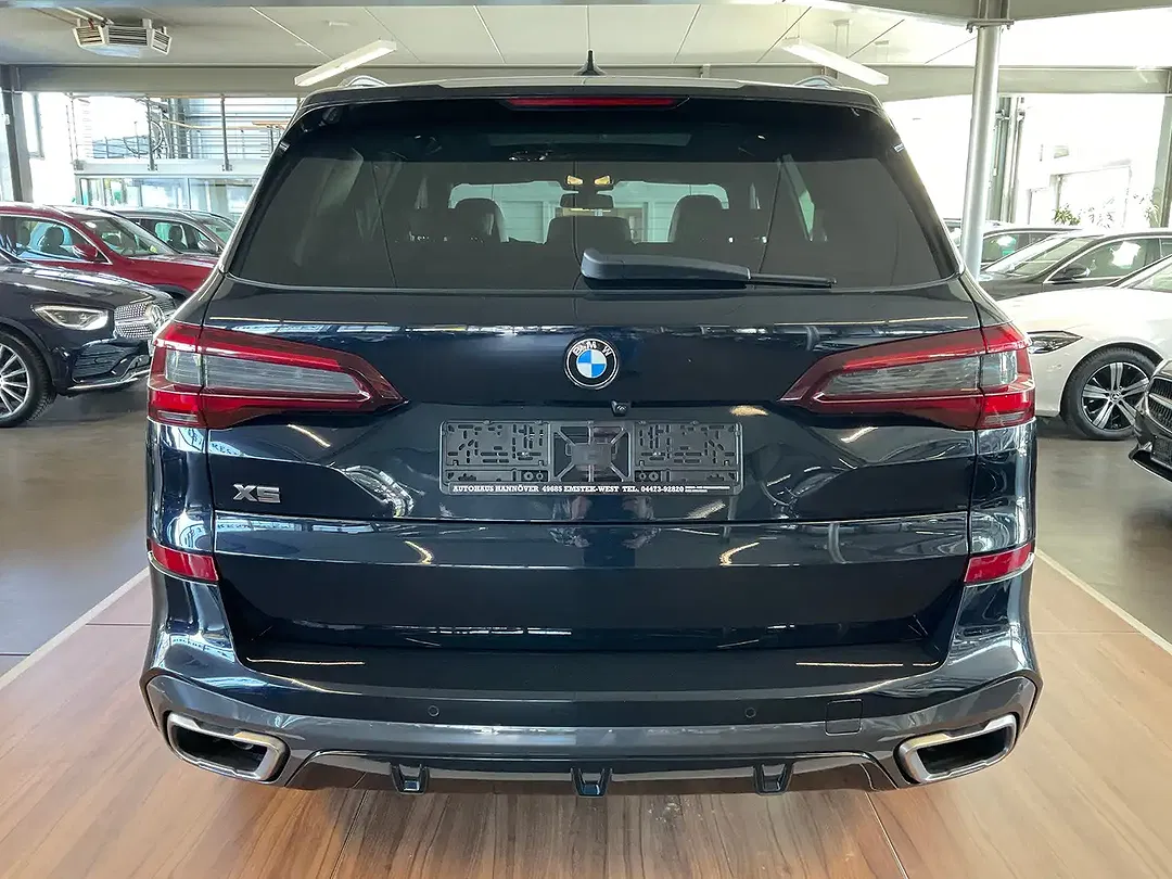 BMW X5 M - Thumbnail 3