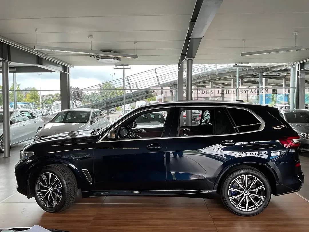 BMW X5 M - Thumbnail 4