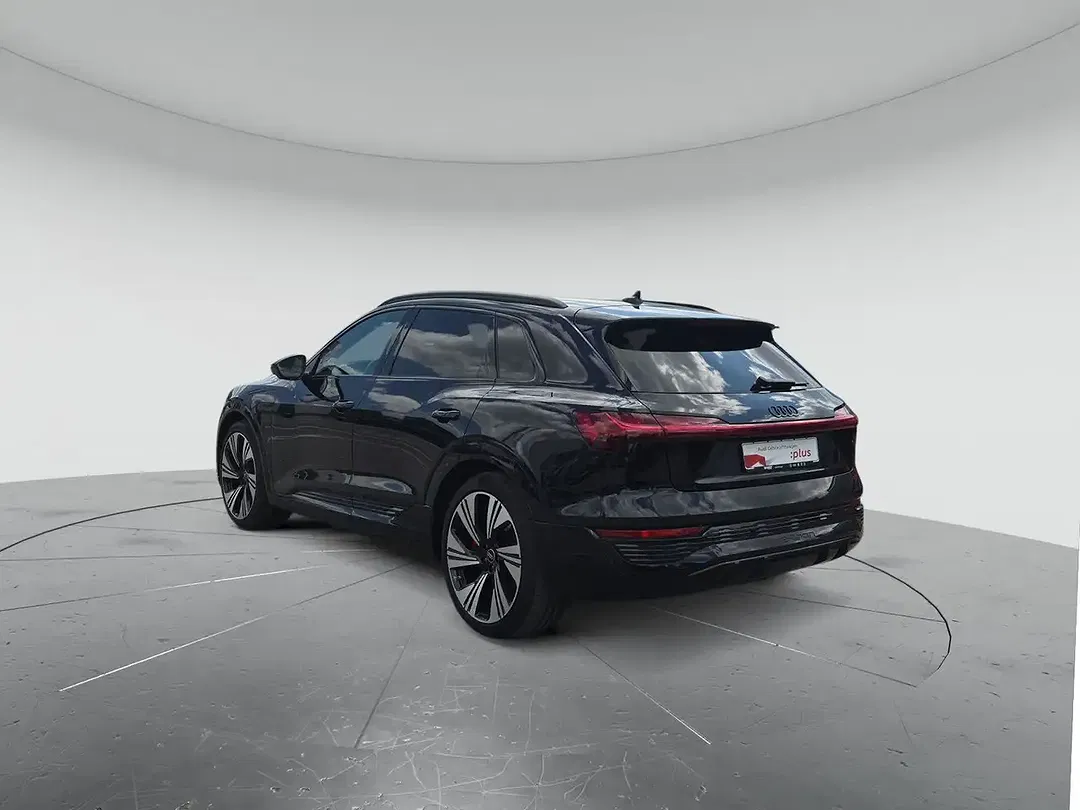Audi Q8 e-tron 55 quattro S line - Thumbnail 4