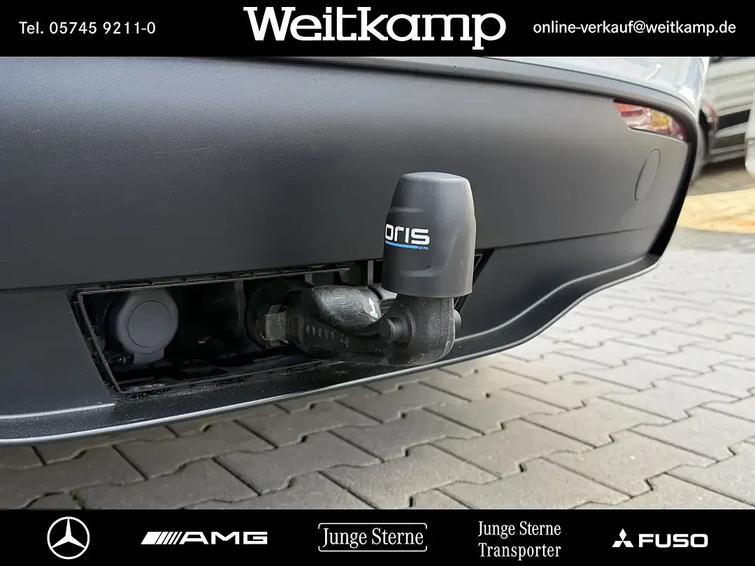 Tesla Model Y RWD - Thumbnail 10