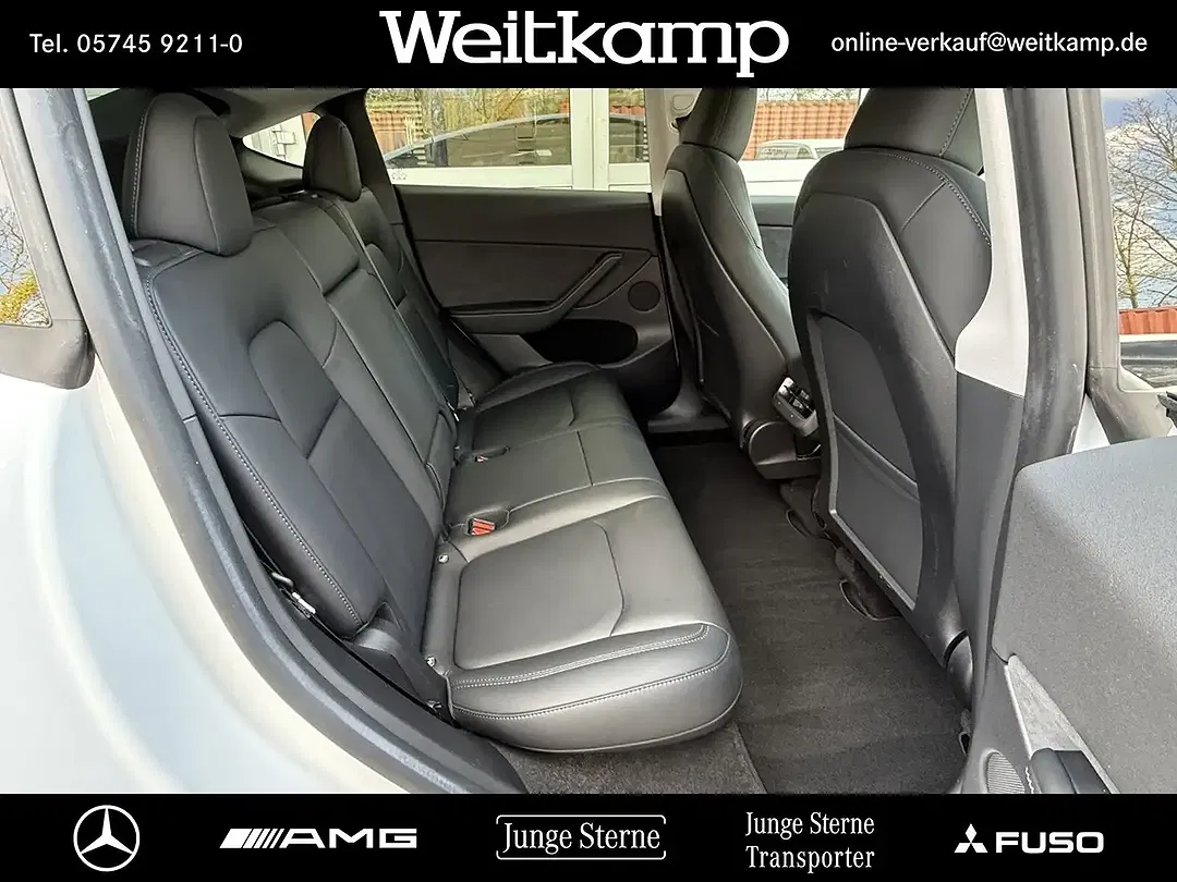 Tesla Model Y RWD - Thumbnail 5