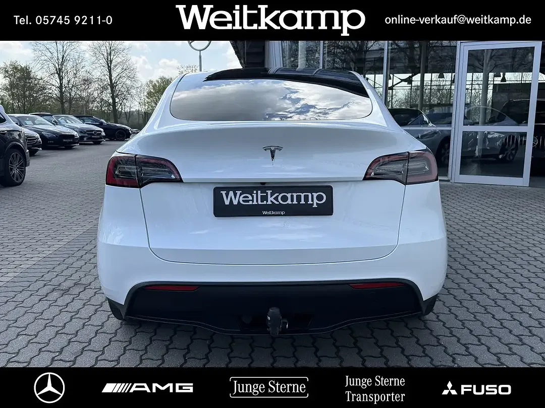 Tesla Model Y RWD - Thumbnail 6