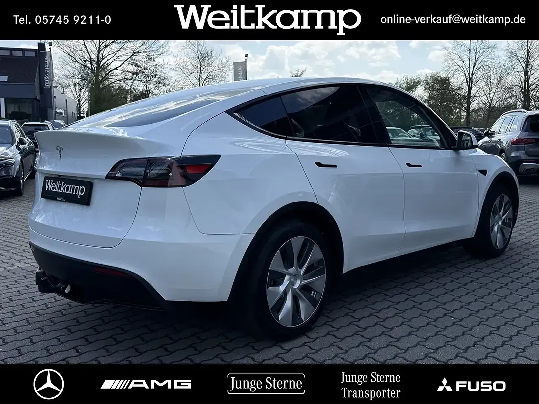 Tesla Model Y RWD - Thumbnail 7