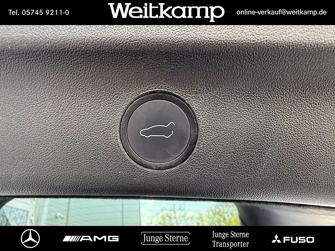 Tesla Model Y RWD - Thumbnail 8