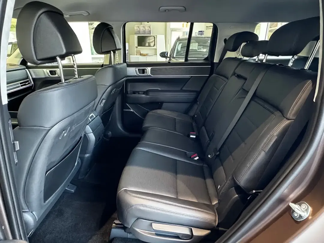 Hyundai SANTA FE Hybrid Intro - Thumbnail 8
