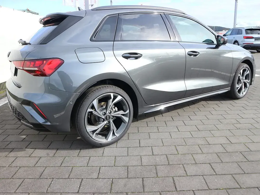 Audi A3 TFSI e S tronic S line - Thumbnail 2