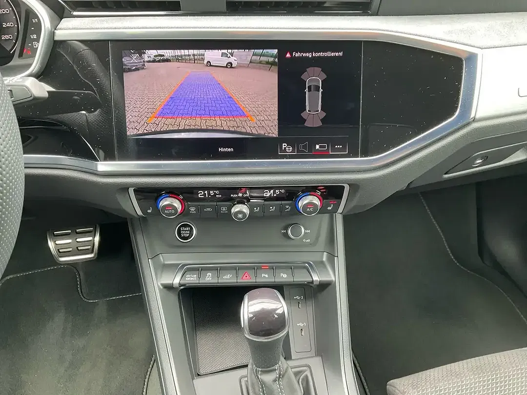 Audi Q3 45 TFSI e Matrix LED S line - Thumbnail 12