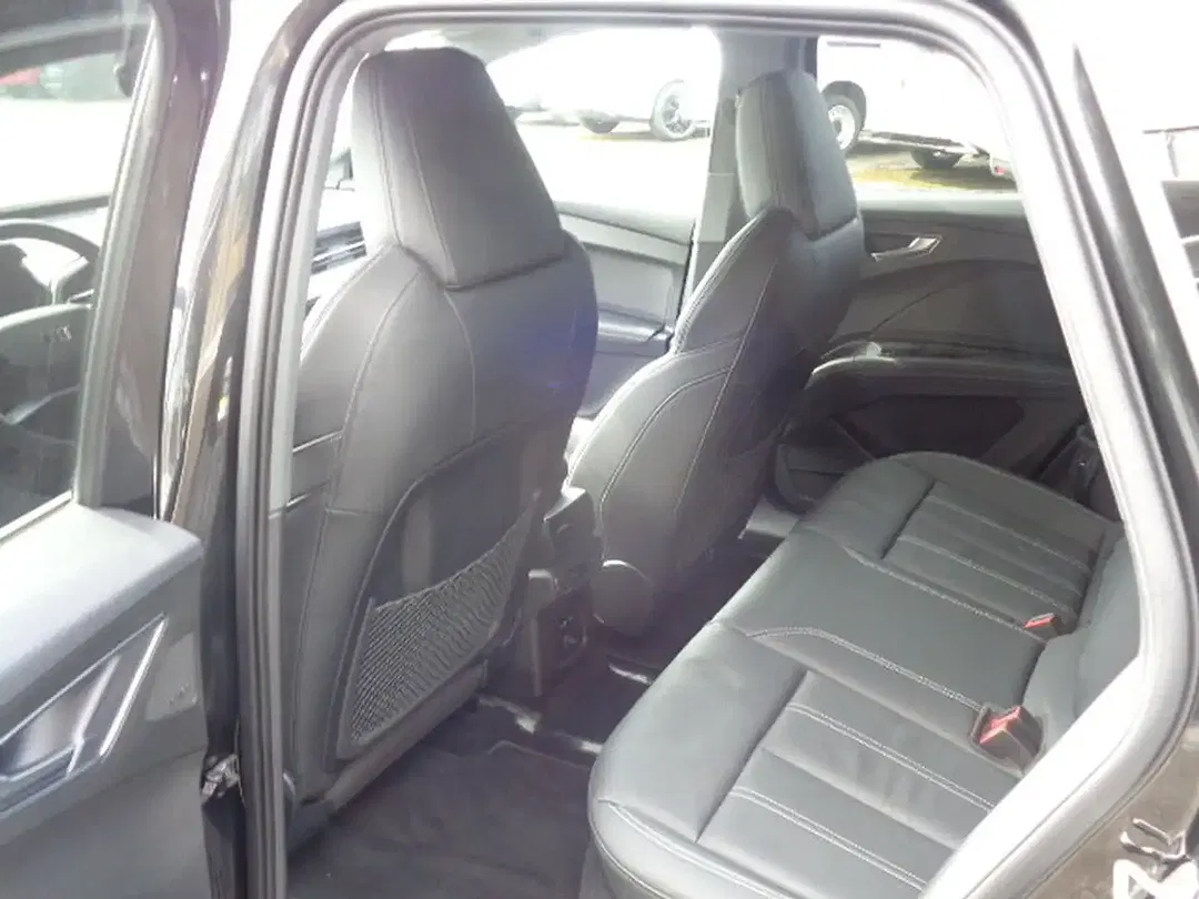Audi Q4 e-tron 40 Matrix LED - Thumbnail 10