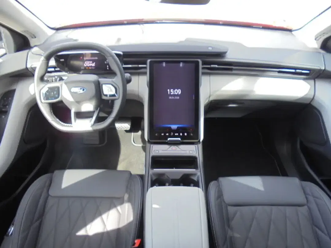 Ford Explorer Premium - Thumbnail 10