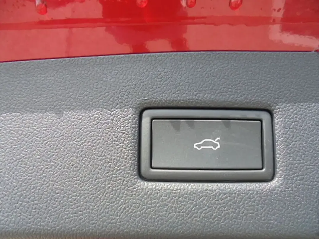 Ford Explorer Premium - Thumbnail 8