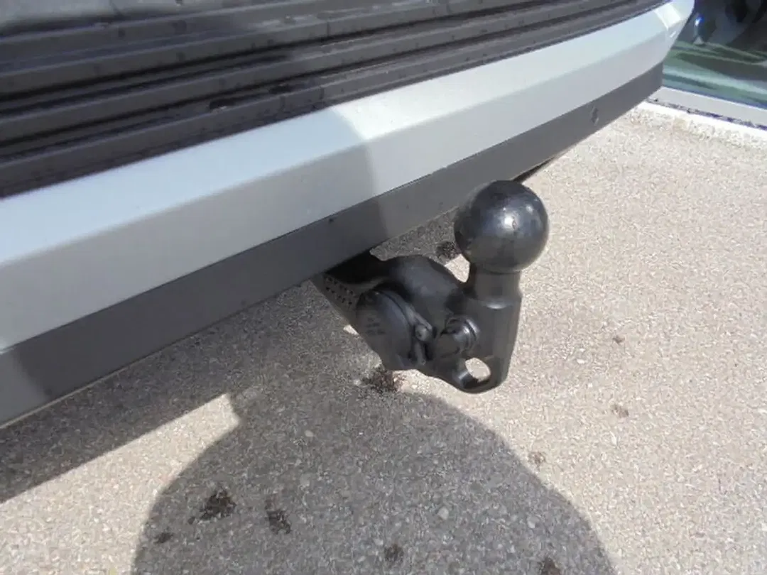 Ford Explorer Premium - Thumbnail 9