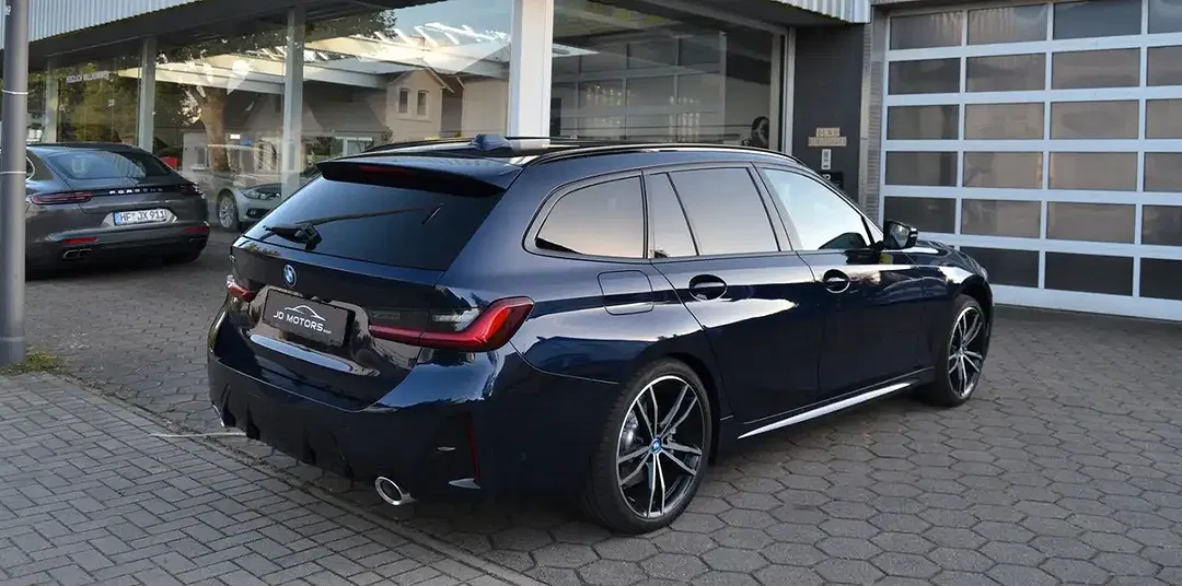 BMW 330 xDrive M Sport - Thumbnail 8