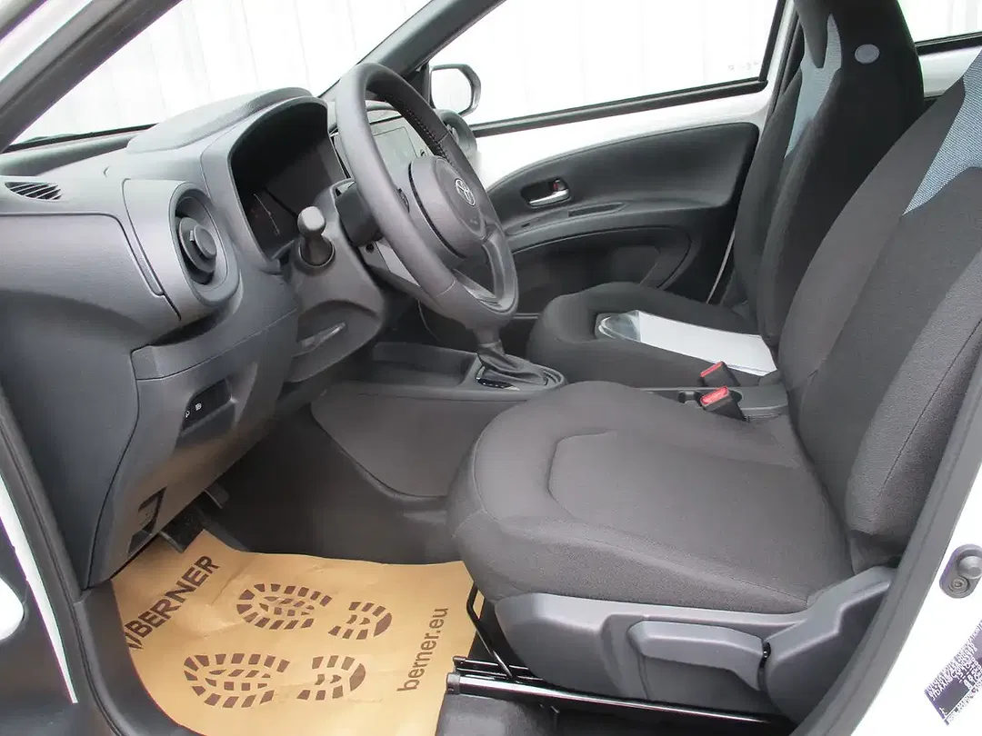 Toyota Aygo X 1.5 CVT AUT Active - Thumbnail 8