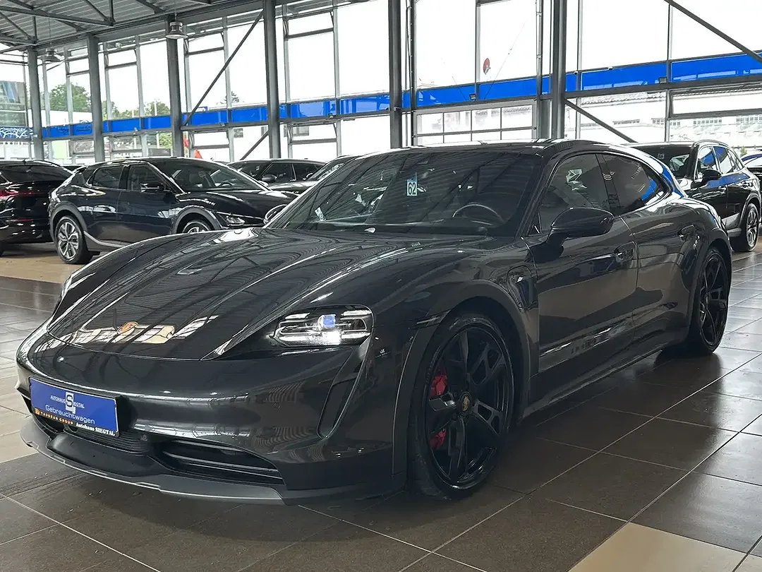 Porsche Taycan Cross Turismo - Thumbnail 3