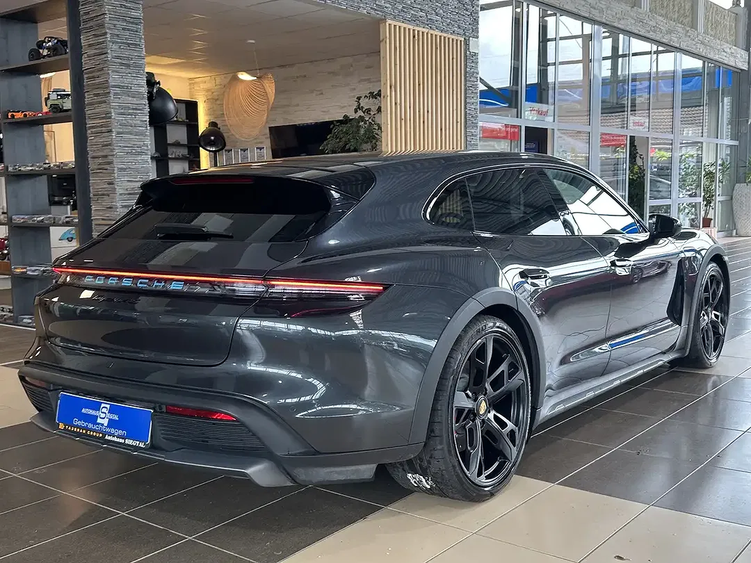 Porsche Taycan Cross Turismo - Thumbnail 8