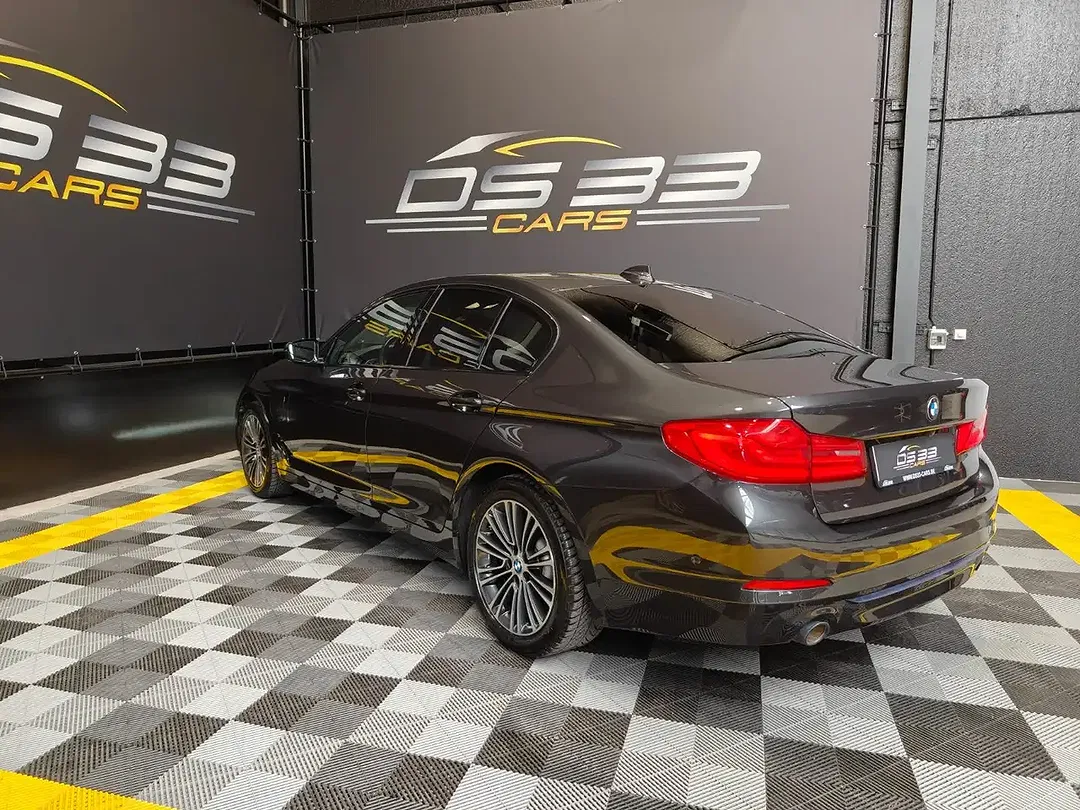 BMW 530 PHEV Sport - Thumbnail 3