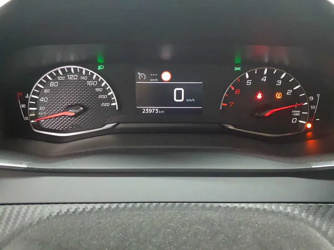 Peugeot 208 PureTech Active Pack - Thumbnail 13