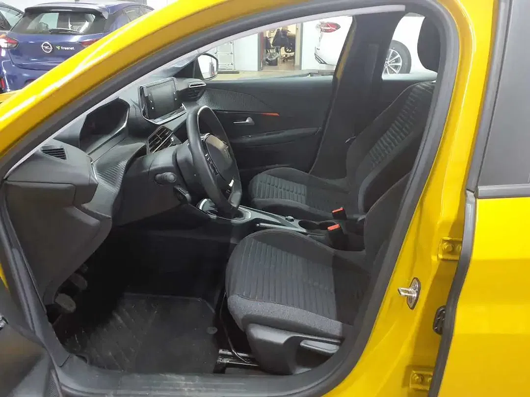 Peugeot 208 PureTech Active Pack - Thumbnail 3