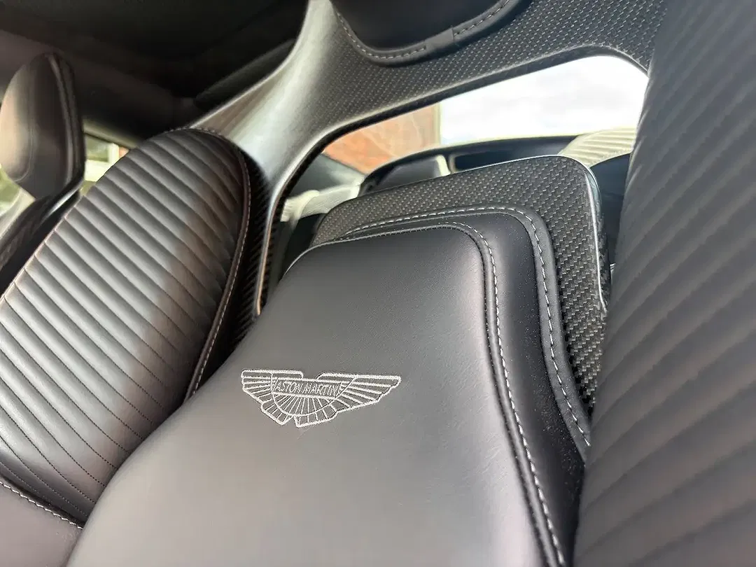 Aston Martin DBS 770 5.2 V12 Ultimate - Thumbnail 14