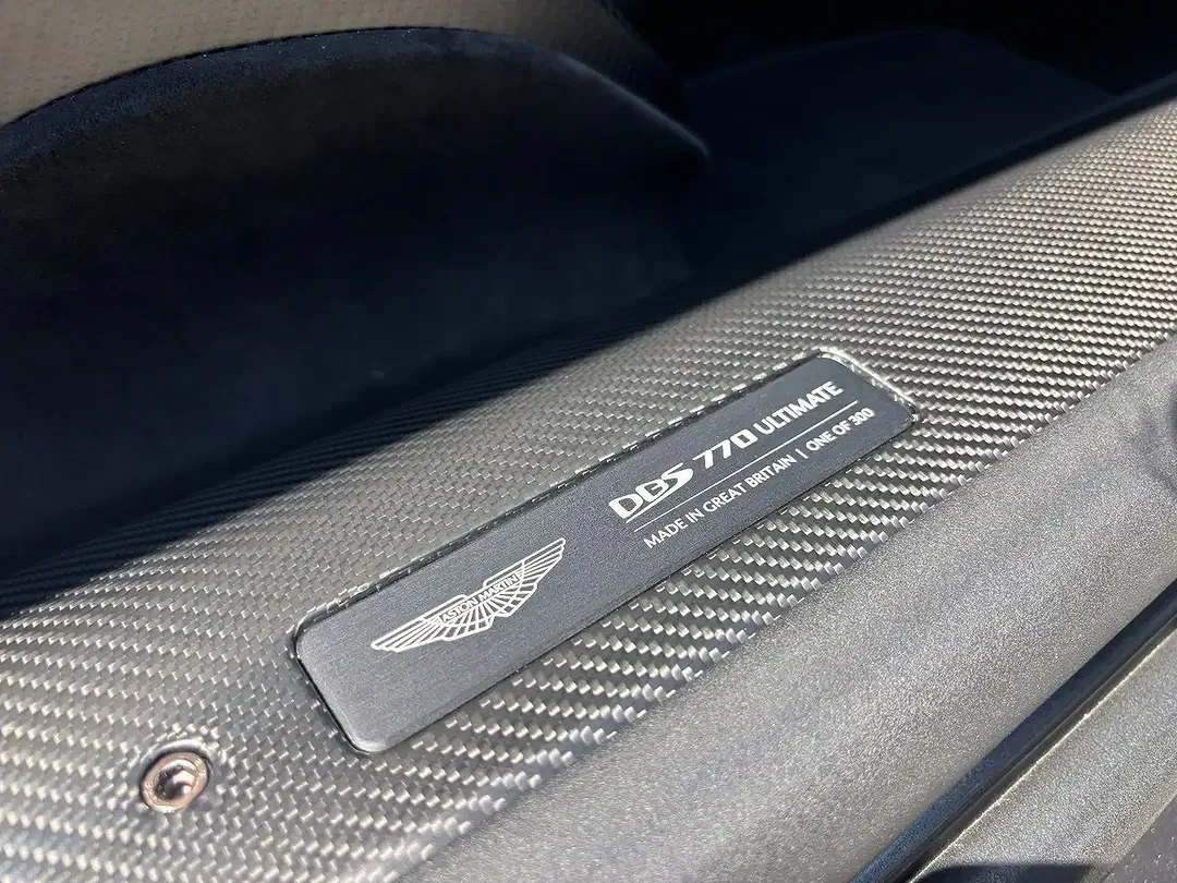 Aston Martin DBS 770 5.2 V12 Ultimate - Thumbnail 26