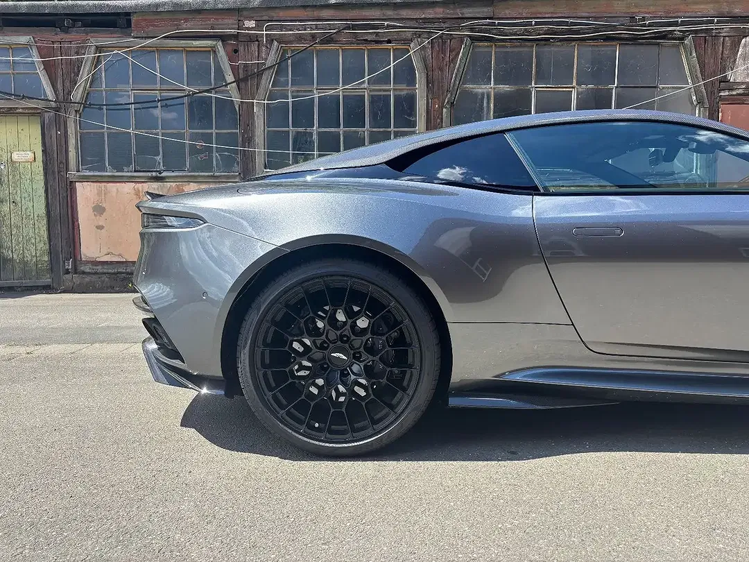 Aston Martin DBS 770 5.2 V12 Ultimate - Thumbnail 30