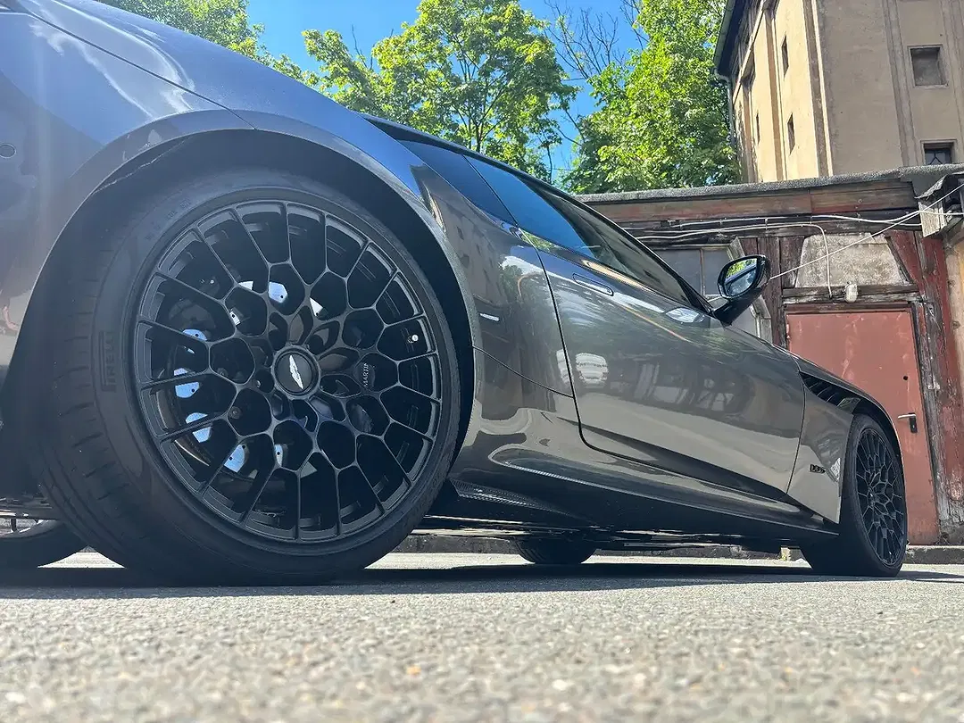 Aston Martin DBS 770 5.2 V12 Ultimate - Thumbnail 44