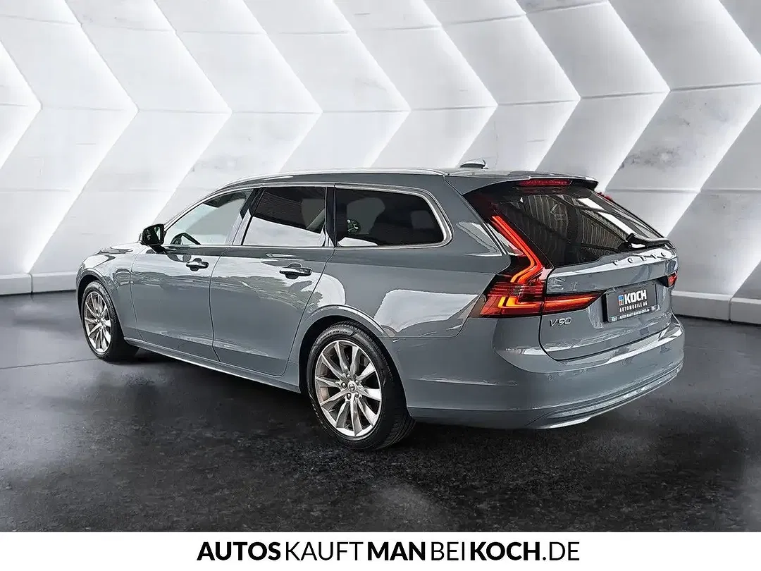 Volvo V90 Momentum Pro - foto 2
