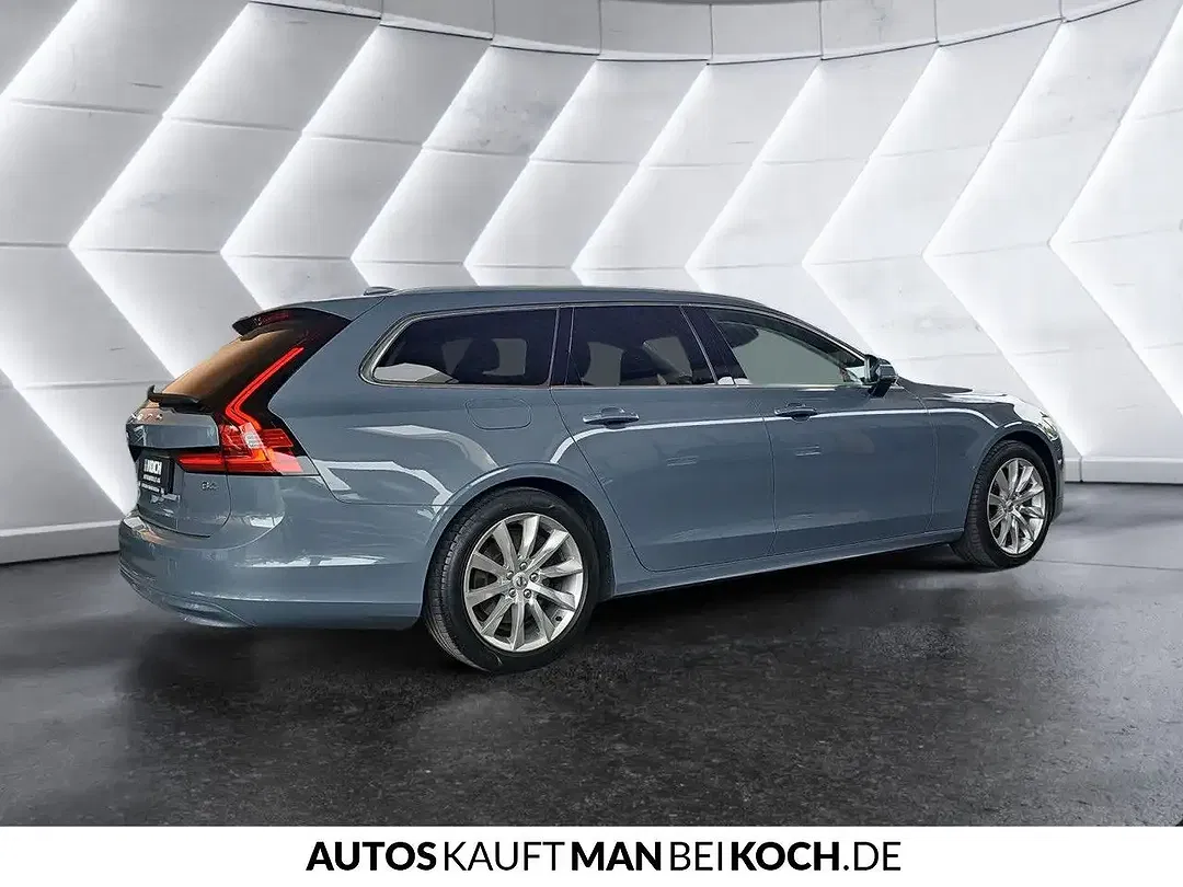 Volvo V90 Momentum Pro - Thumbnail 3