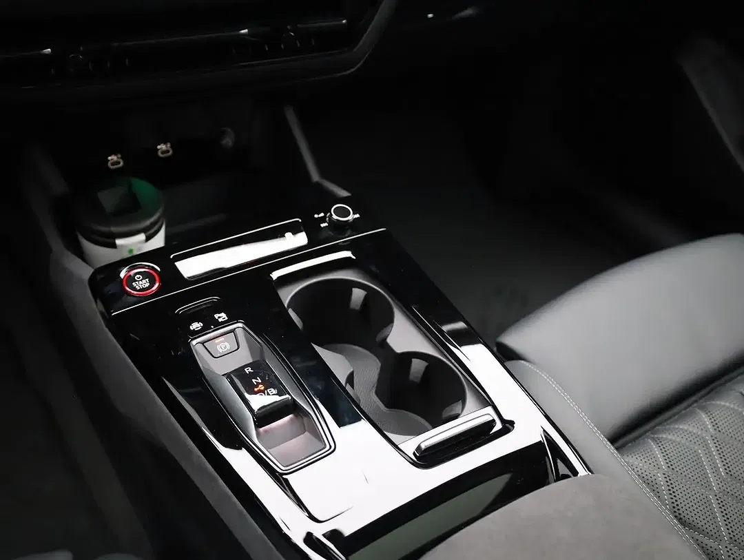 Audi S6 e-tron - foto 15