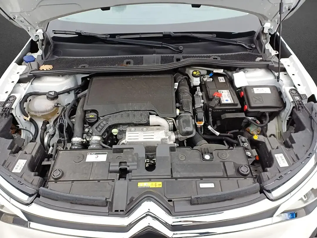 Citroen C4 PureTech EAT8 Shine - Thumbnail 3