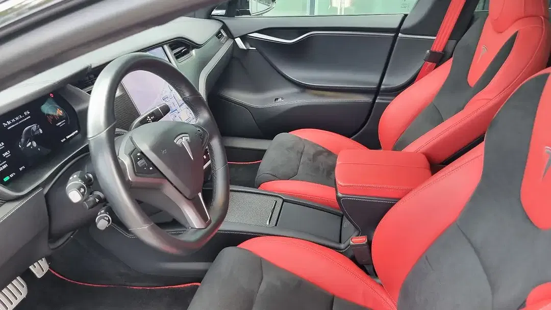 Tesla Model S Performance Ludicrous Raven - Thumbnail 11