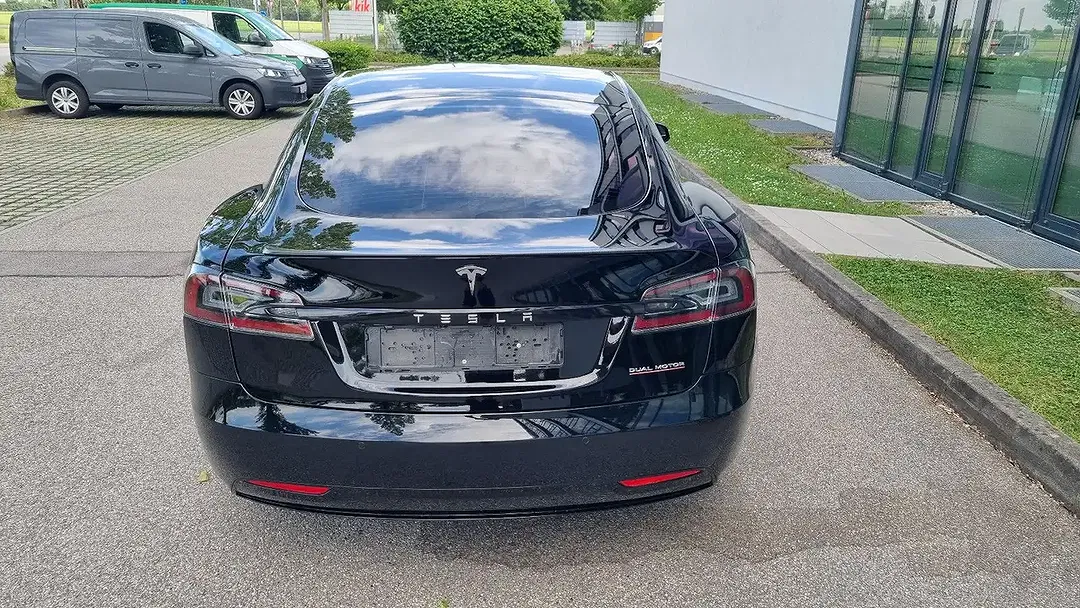 Tesla Model S Performance Ludicrous Raven - Thumbnail 6