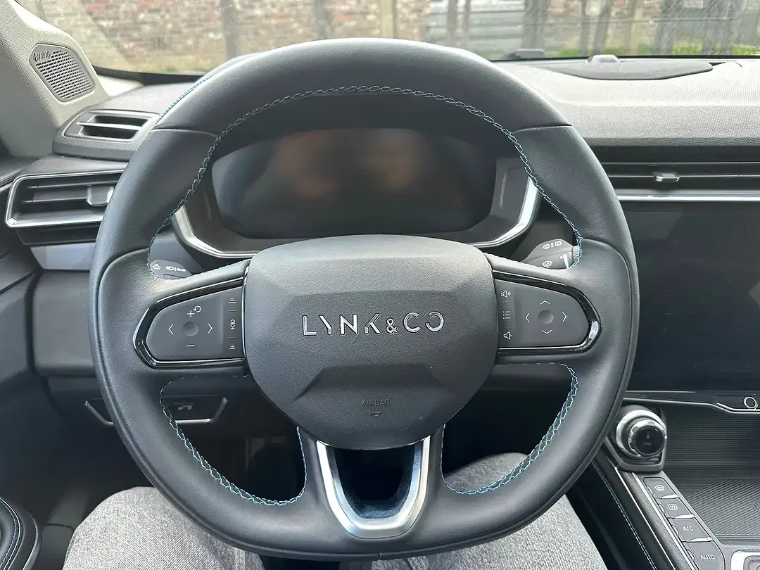 Lynk & Co 01 - Thumbnail 13
