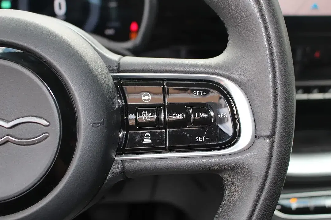 Fiat 500e Icon - Thumbnail 14