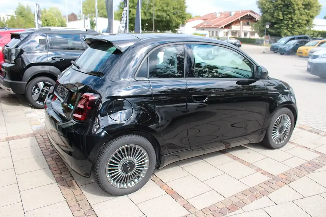 Fiat 500e Icon - Thumbnail 4