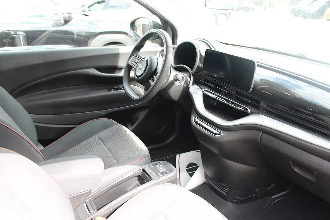 Fiat 500e Icon - Thumbnail 7