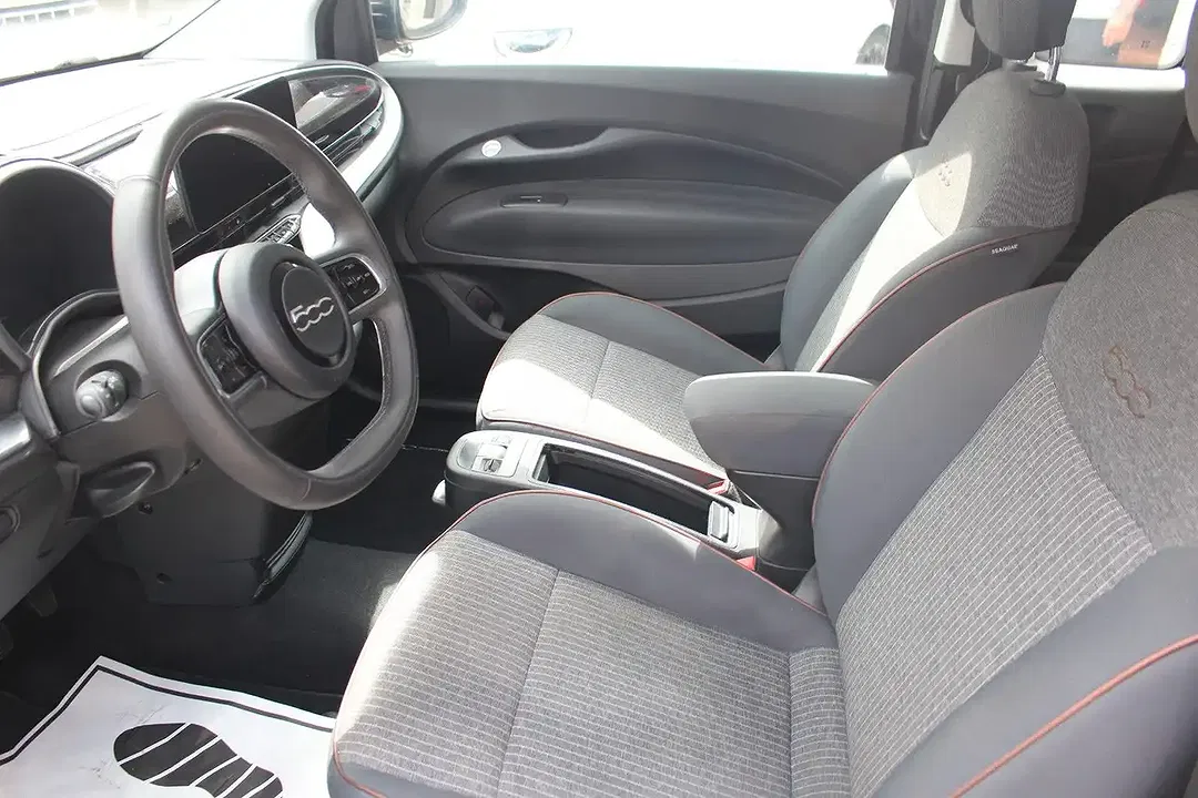 Fiat 500e Icon - Thumbnail 8