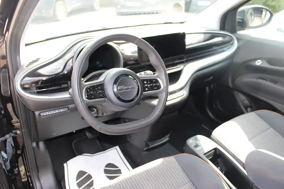 Fiat 500e Icon - Thumbnail 9